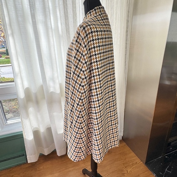 Vintage 80s fall cape, mustard, cream black houndstooth, slit sleeves, O/S to XL - Picture 5 of 16